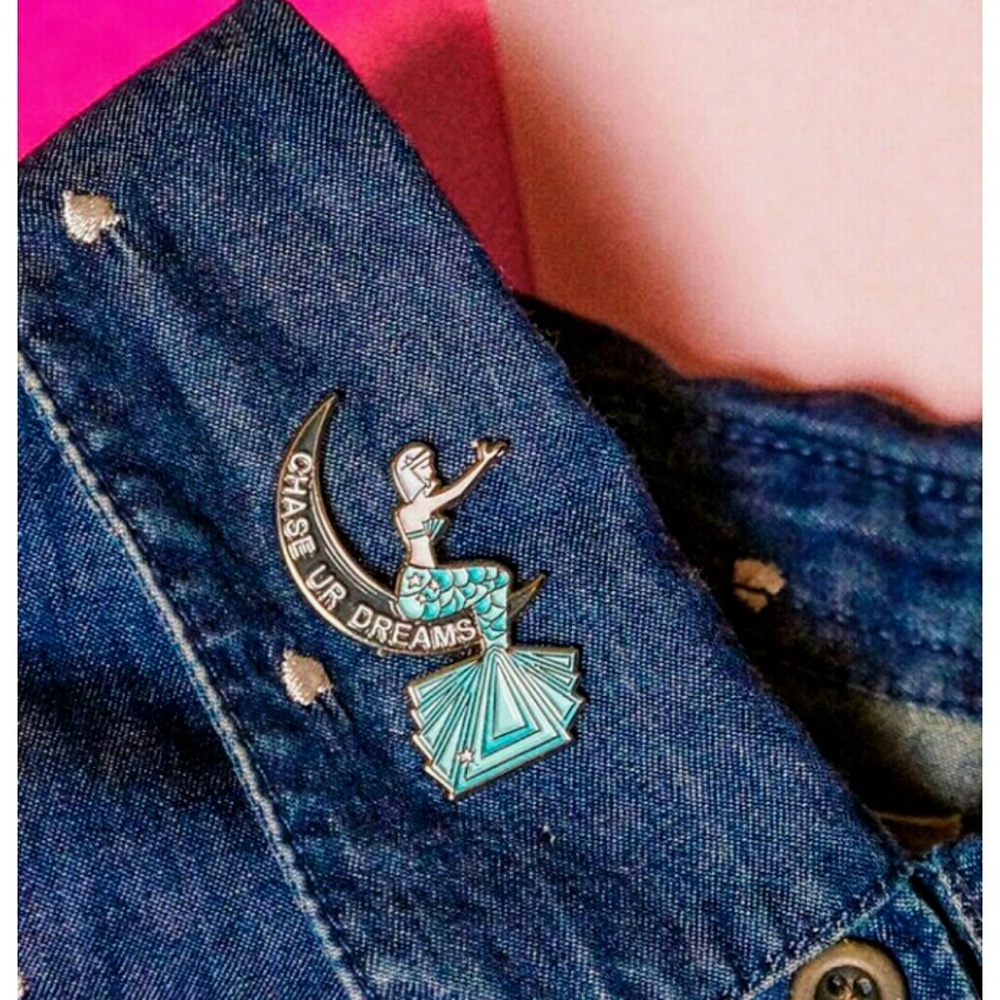 The Dreamer Mermaid Enamel Pin - Picture 3 of 6